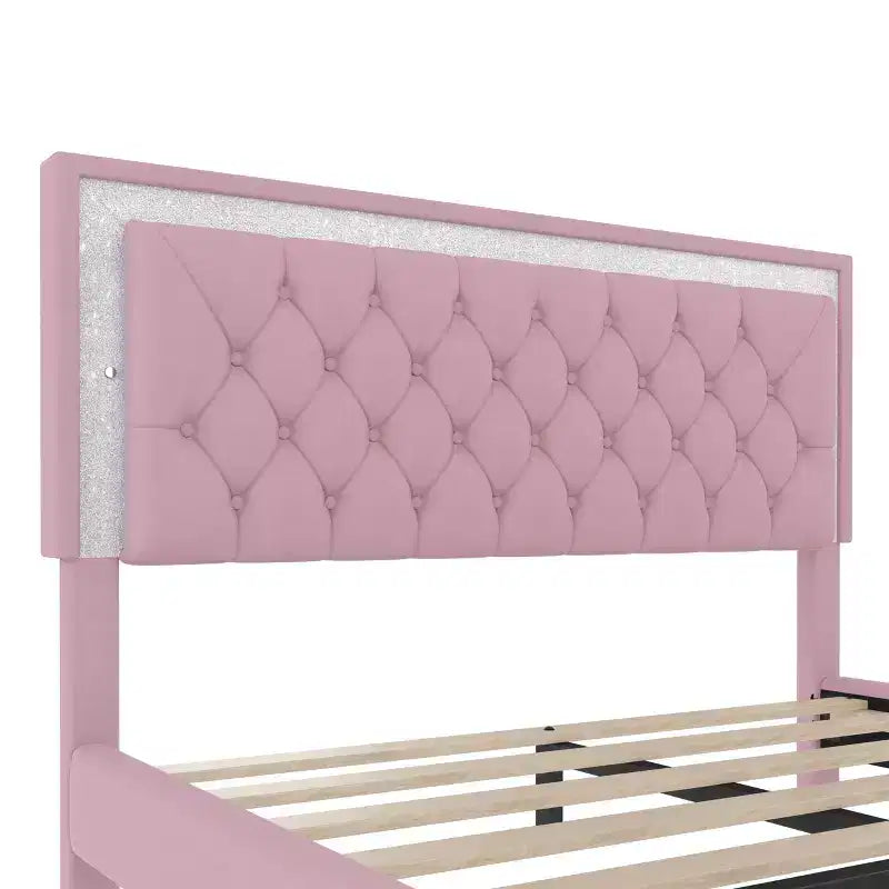 Letto a piattaforma Queen Size imbottito a LED con testiera trapuntata