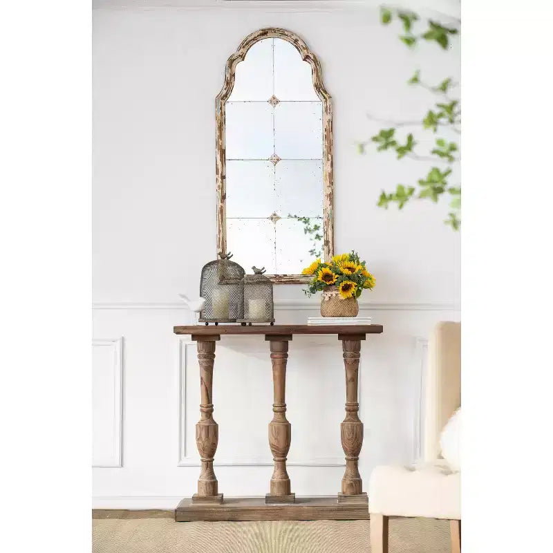 Specchio da parete ad arco 22 x 48 pollici con motivo a griglia, finitura crema e oro