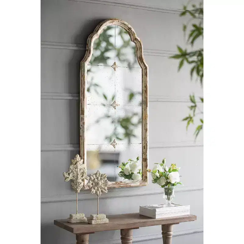 Specchio da parete ad arco 22 x 48 pollici con motivo a griglia, finitura crema e oro