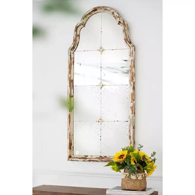 Specchio da parete ad arco 22 x 48 pollici con motivo a griglia, finitura crema e oro