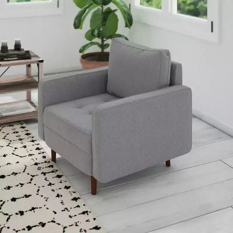 Poltrona d'accento imbottita Mid-Century Modern con molle insacchettate, gambe in legno e cuscini dello schienale rimovibili