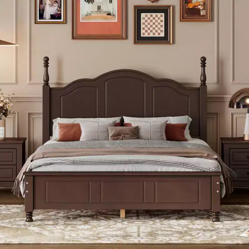 Struttura Letto a Piattaforma in Legno con Testiera Curva e Supporto a Doghe